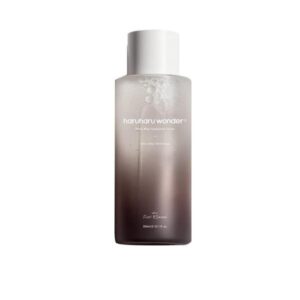 HaruHaru Wonder Black Rice Hyaluronic Toner bottle on a neutral background.